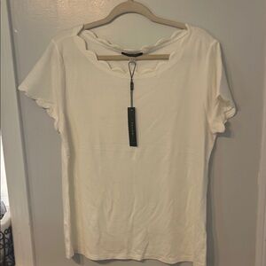 T Tahari Cream Scalloped Neck Short Sleeve Top